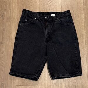 Vintage Men’s Black Levi’s denim 550 shorts w34 - 9” inseam